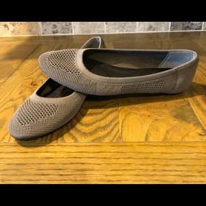 Simply Vera flats size 6